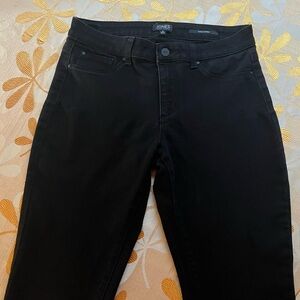 Jones New York Women's Classic Black Straight Leg Jeans
Like New